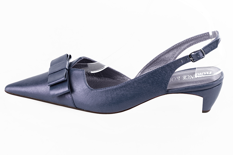 Prussian blue women's open back shoes, with a knot. Pointed toe. Low comma heels. Profile view - Florence KOOIJMAN